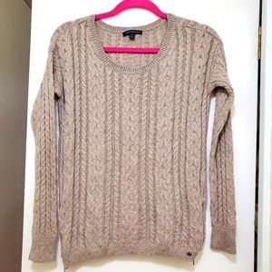 American Eagle Sweater Size Medium